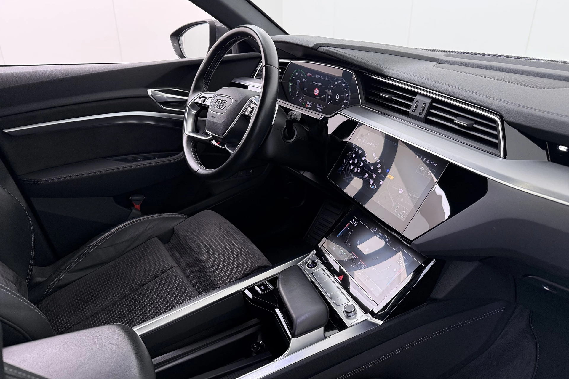 Hoofdafbeelding Audi e-tron