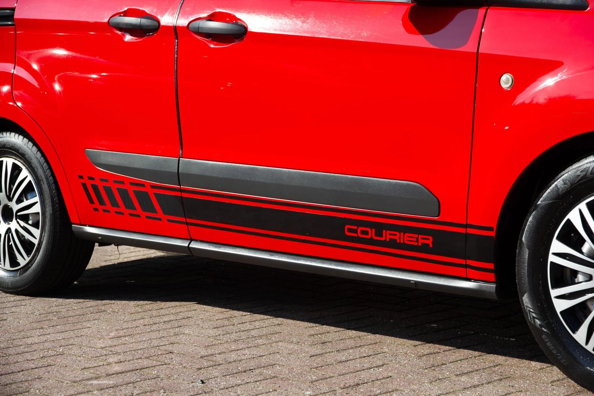 Hoofdafbeelding Ford Transit Courier