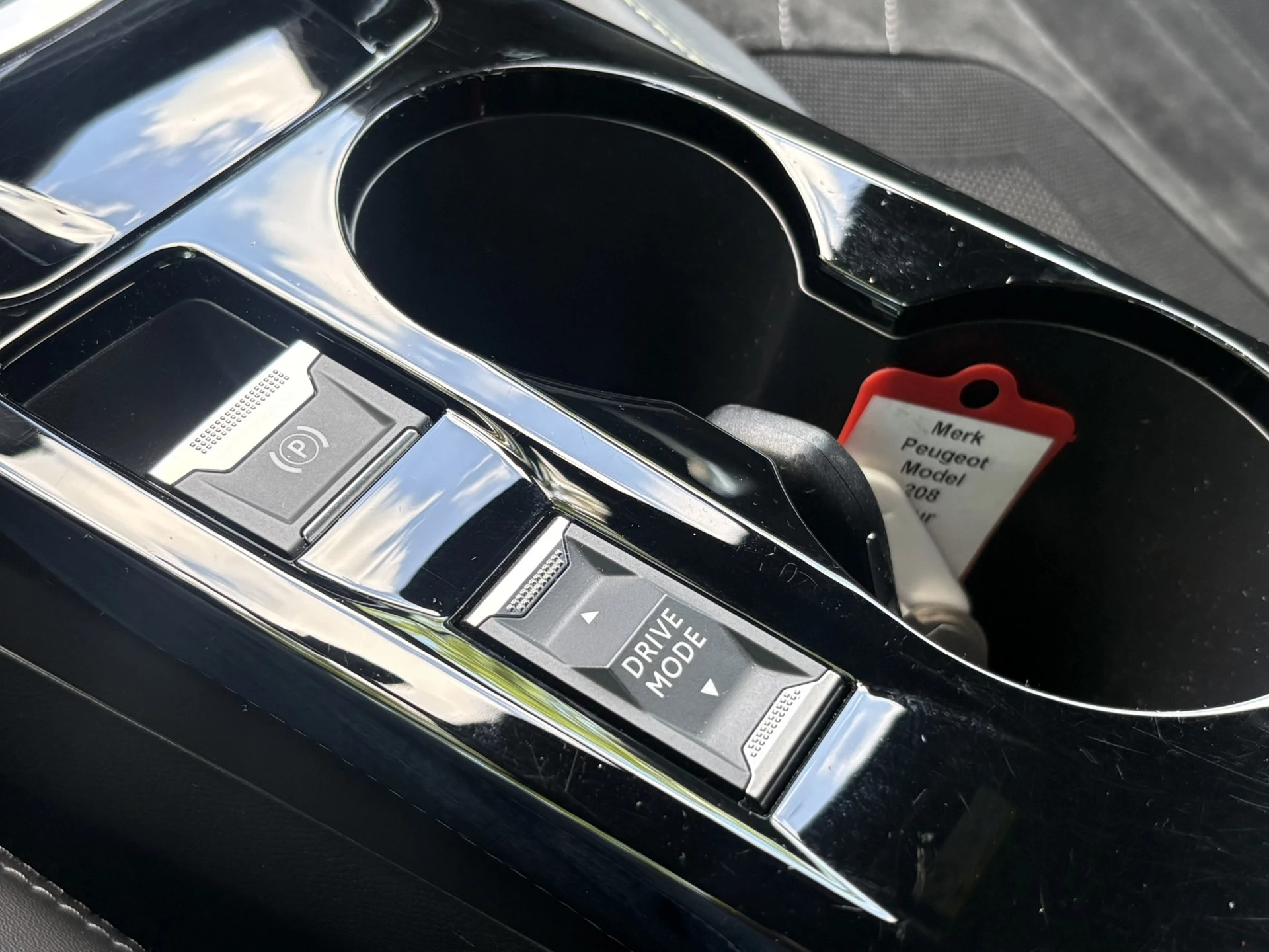 Hoofdafbeelding Peugeot e-208