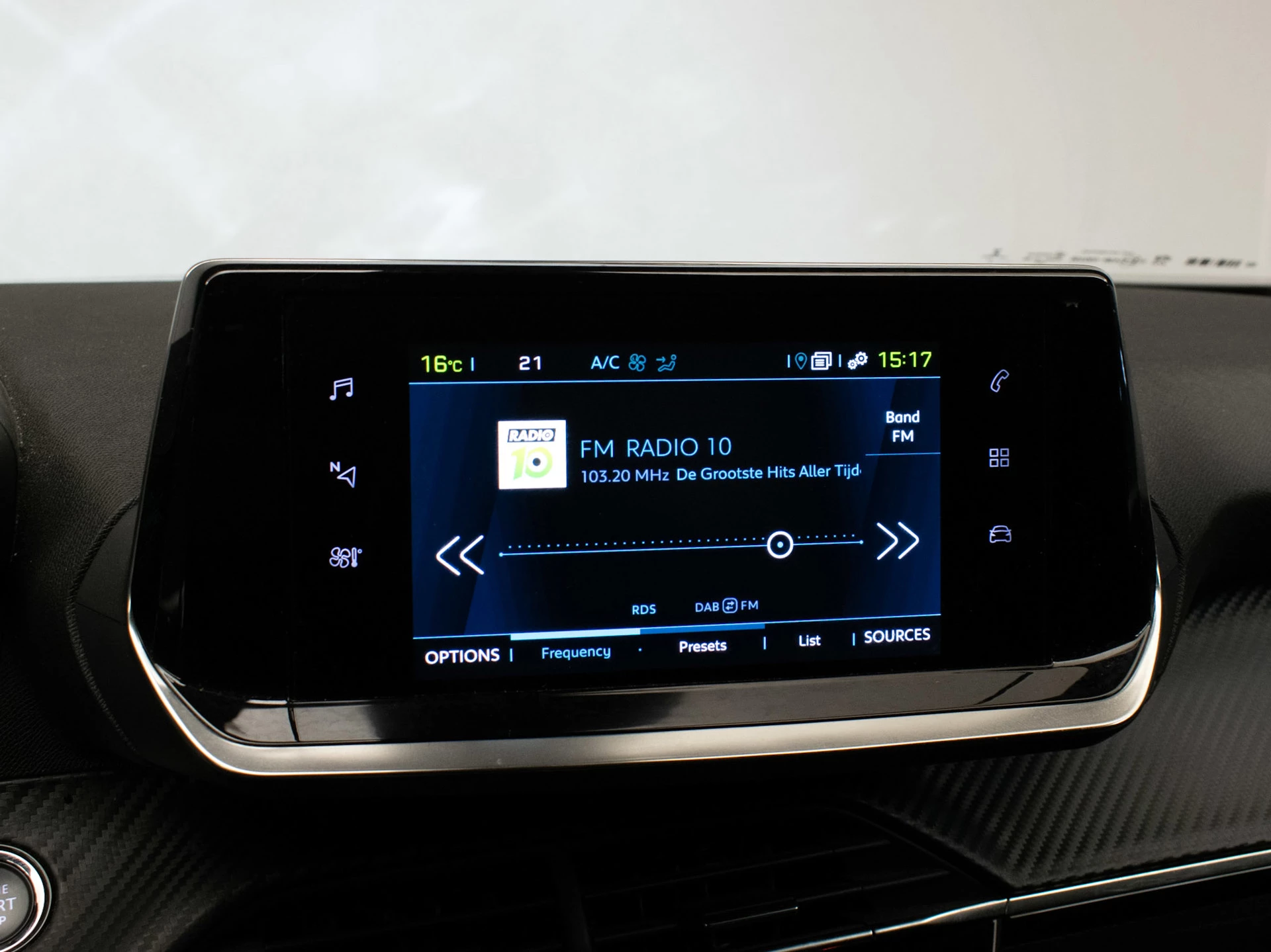 Hoofdafbeelding Peugeot e-2008