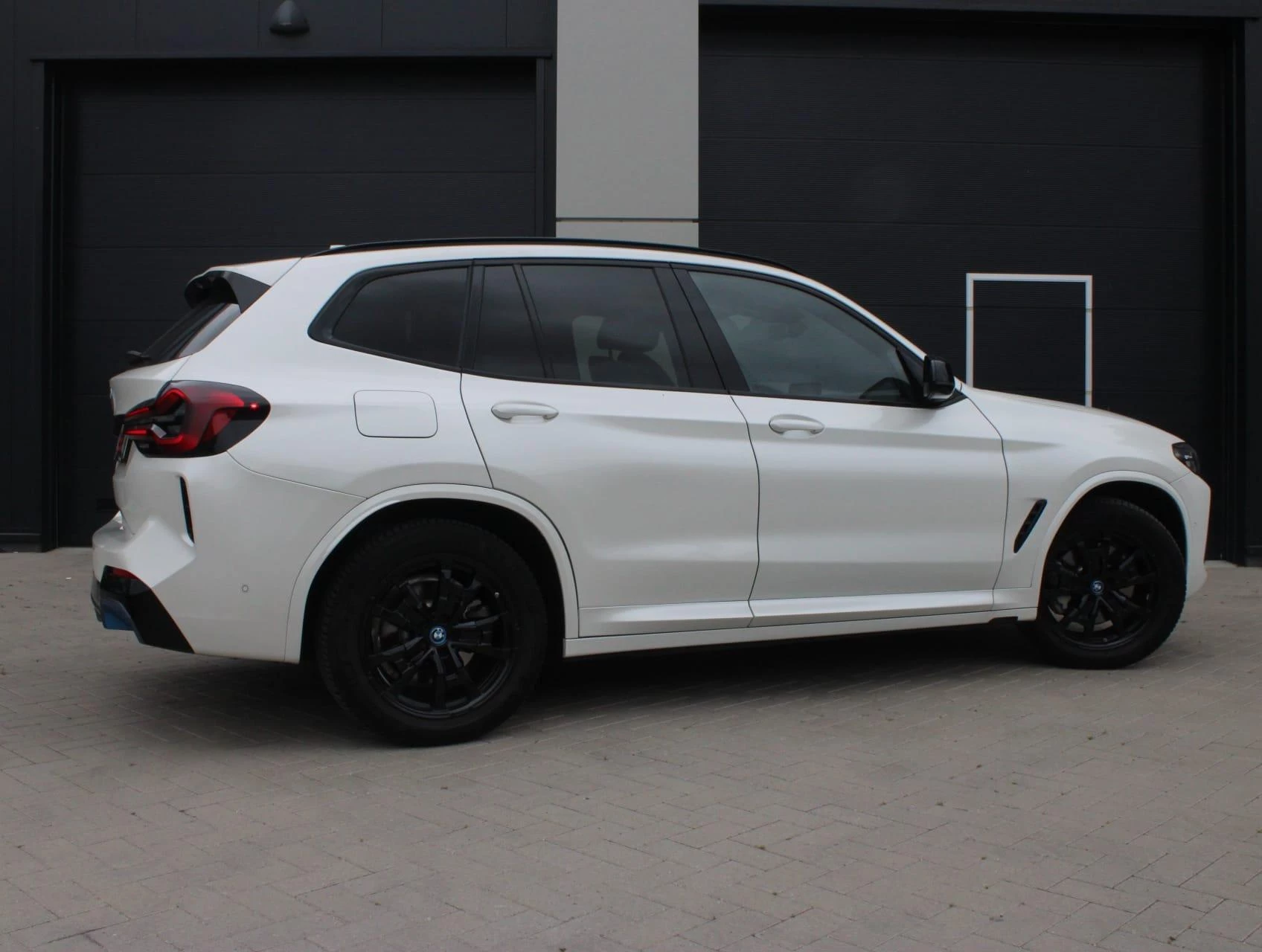 Hoofdafbeelding BMW iX3