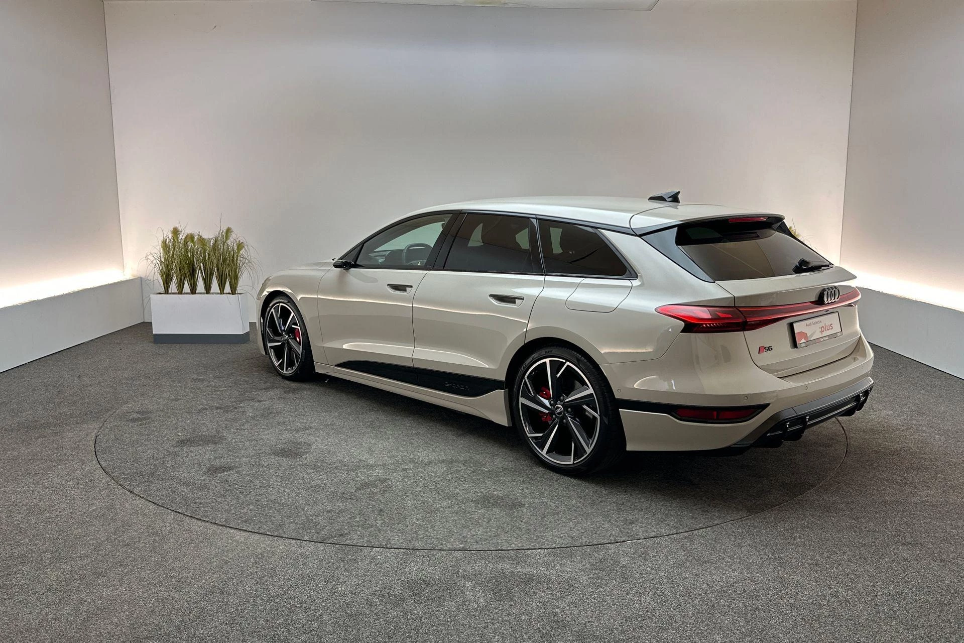 Hoofdafbeelding Audi S6 Avant e-tron