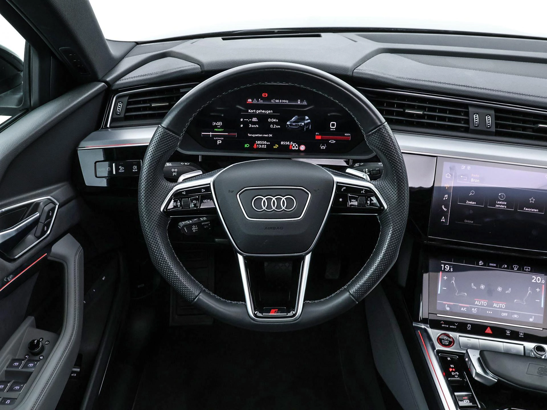 Hoofdafbeelding Audi e-tron