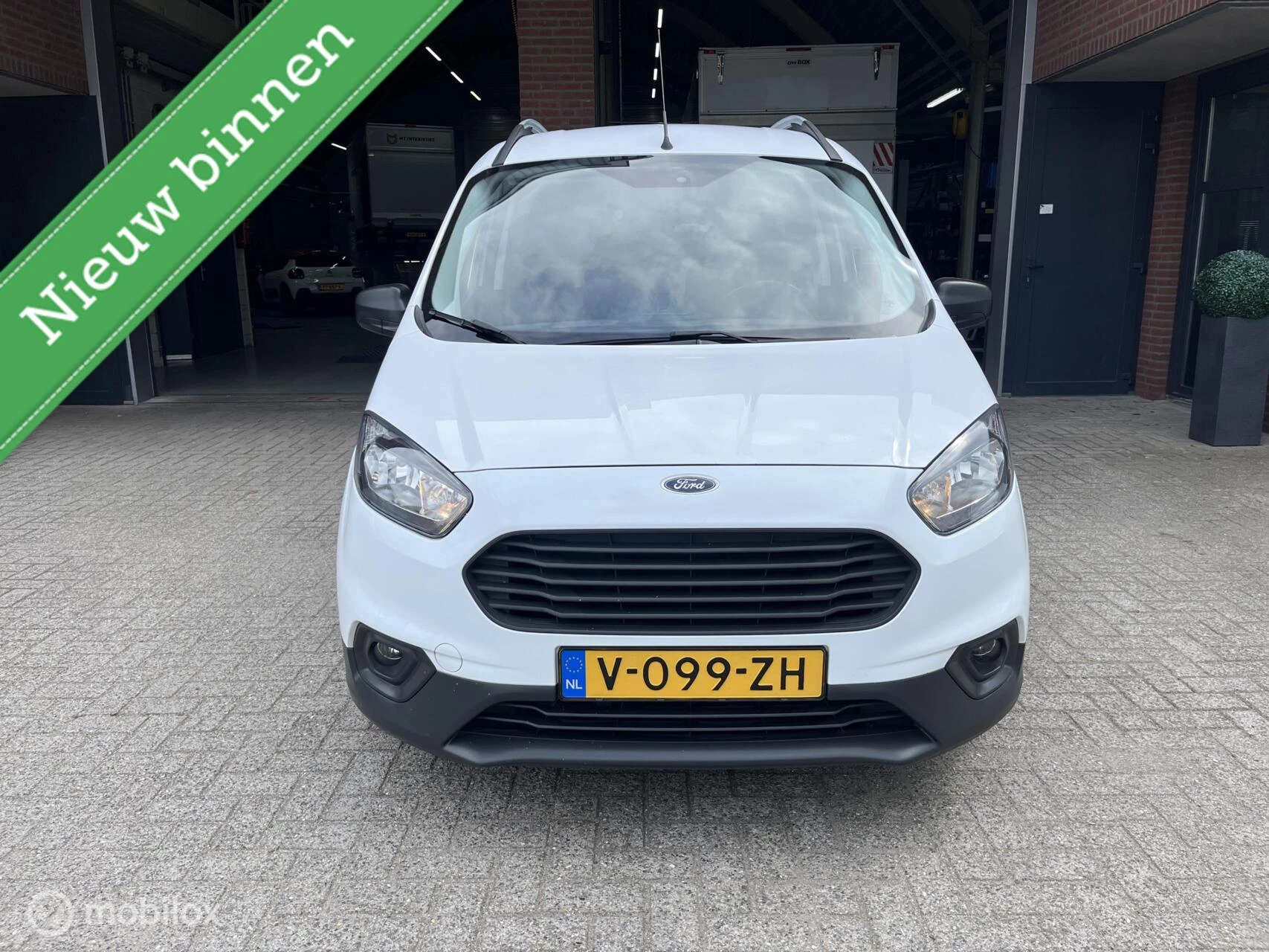 Hoofdafbeelding Ford Transit Courier