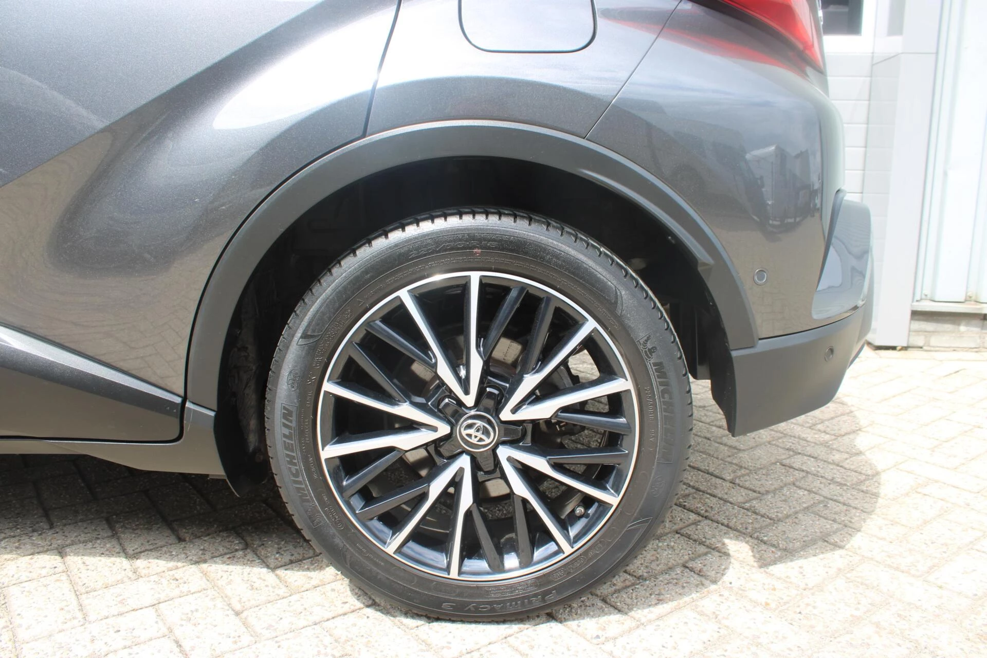Hoofdafbeelding Toyota C-HR