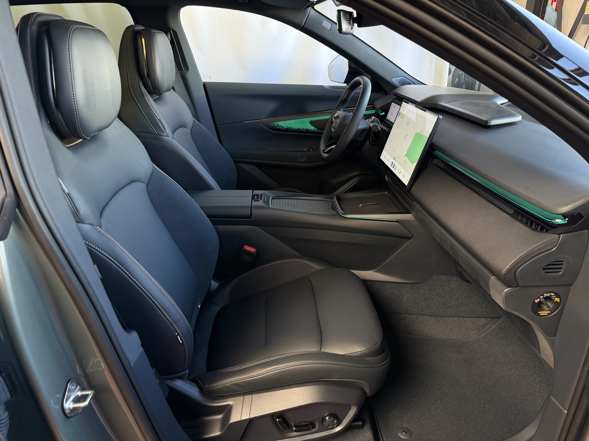 Hoofdafbeelding Lynk & Co 08