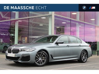 Hoofdafbeelding BMW 5 Serie BMW 5 Serie 520i High Executive M Sport Automaat / Trekhaak / Achteruitrijcamera / Adaptieve LED / Live Cockpit Professional / Stoelverwarming