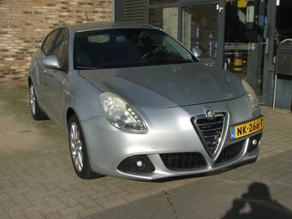 Hoofdafbeelding Alfa Romeo Giulietta Alfa Romeo Giulietta 1.4 16V Turbo 170PK Distinctive