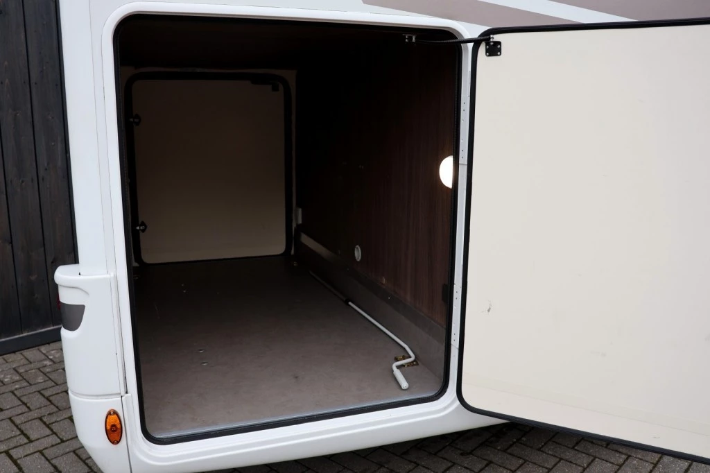 Hoofdafbeelding McLouis Carat 473