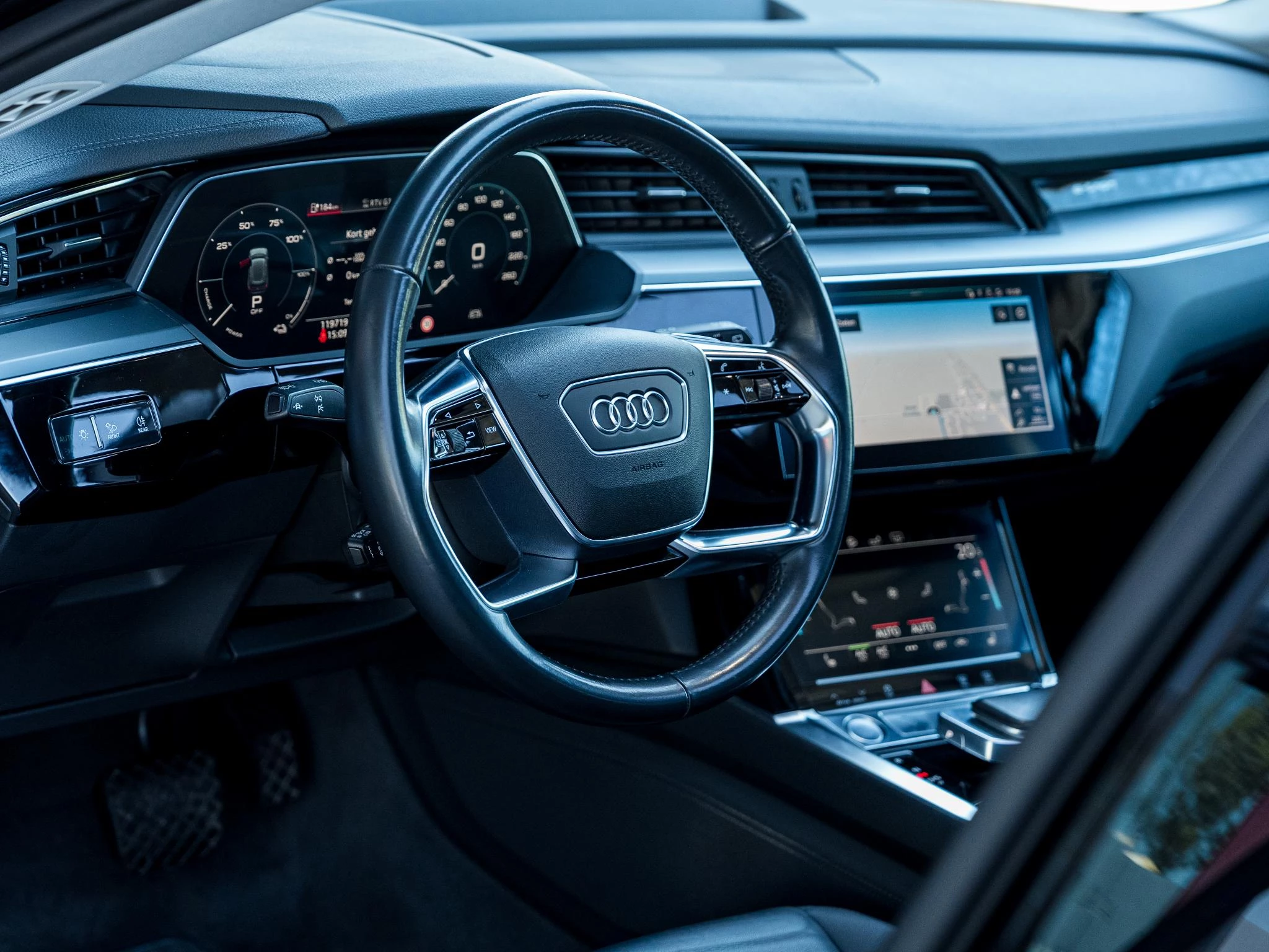 Hoofdafbeelding Audi e-tron