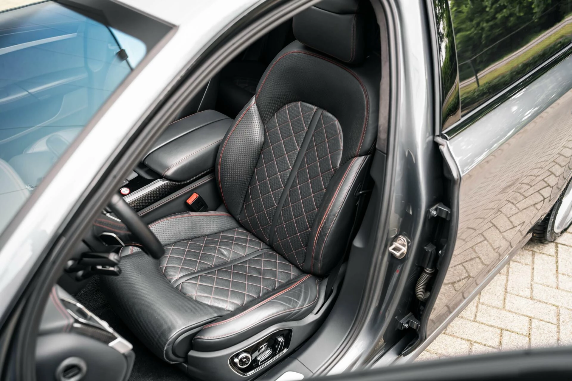 Hoofdafbeelding Audi S8