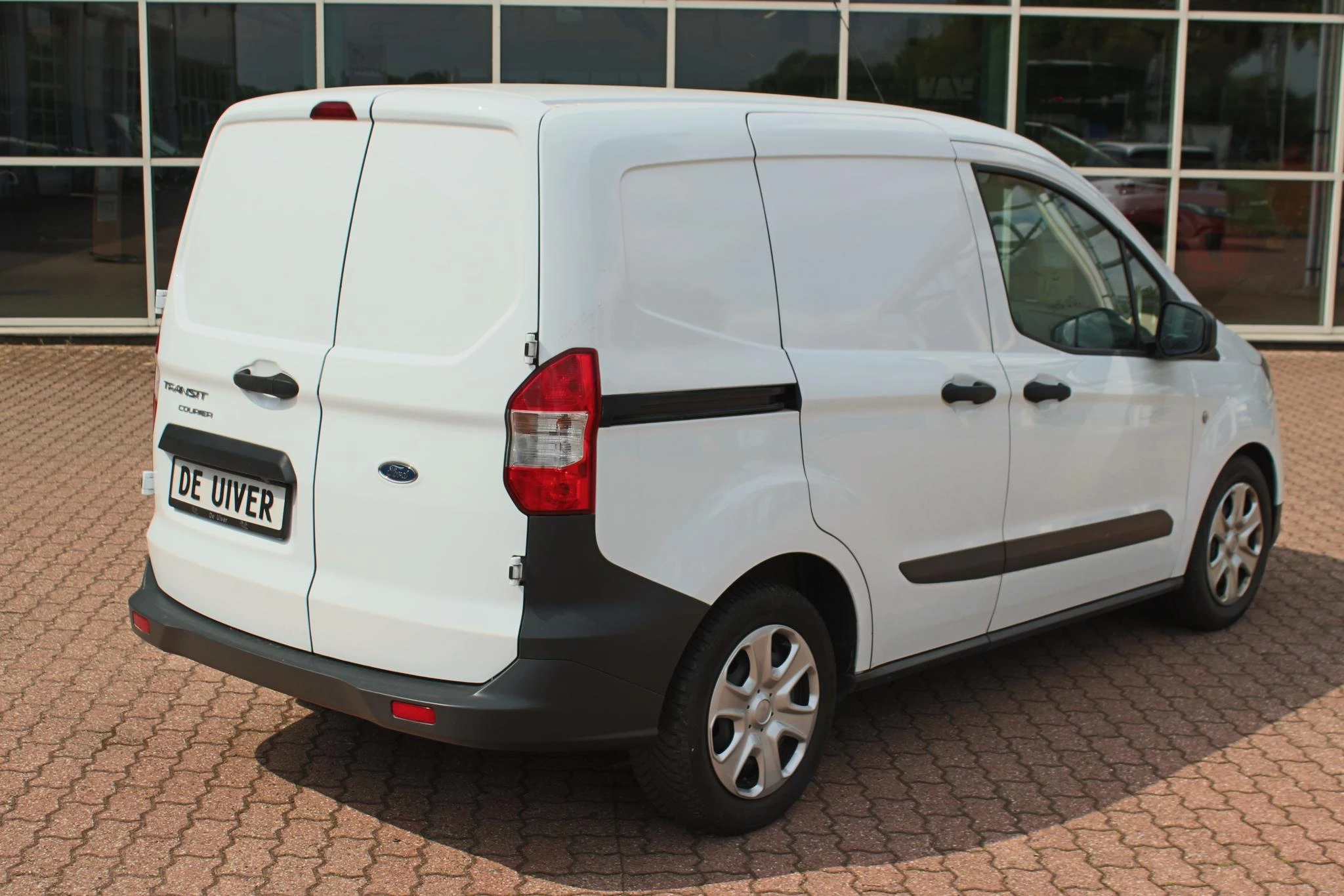 Hoofdafbeelding Ford Transit Courier