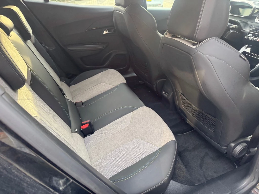 Hoofdafbeelding Peugeot e-2008