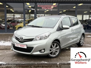 Hoofdafbeelding Toyota Yaris Toyota Yaris 1.3 VVT-i Dynamic NIEUWSTAAT NAVI CAMERA PANO