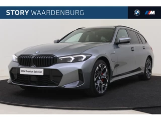 BMW 3 Serie Touring 330e xDrive High Executive M Sport Automaat / Panoramadak / Trekhaak / Adaptieve LED / M Adaptief onderstel / Parking Assistant Plus / Comfort Access / Stuurverwarming