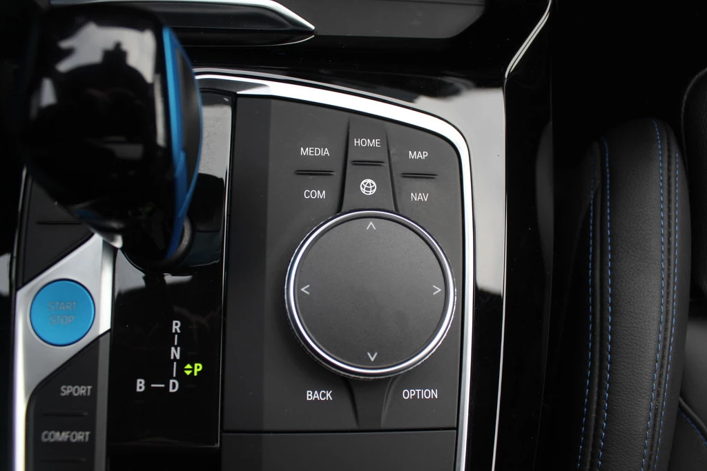 Hoofdafbeelding BMW iX3