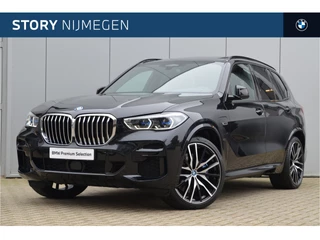 Hoofdafbeelding BMW X5 BMW X5 xDrive45e High Executive M Sport Automaat / Panoramadak / Sportstoelen / Laserlight / Adaptive Air Suspension / Head-Up / Comfort Access