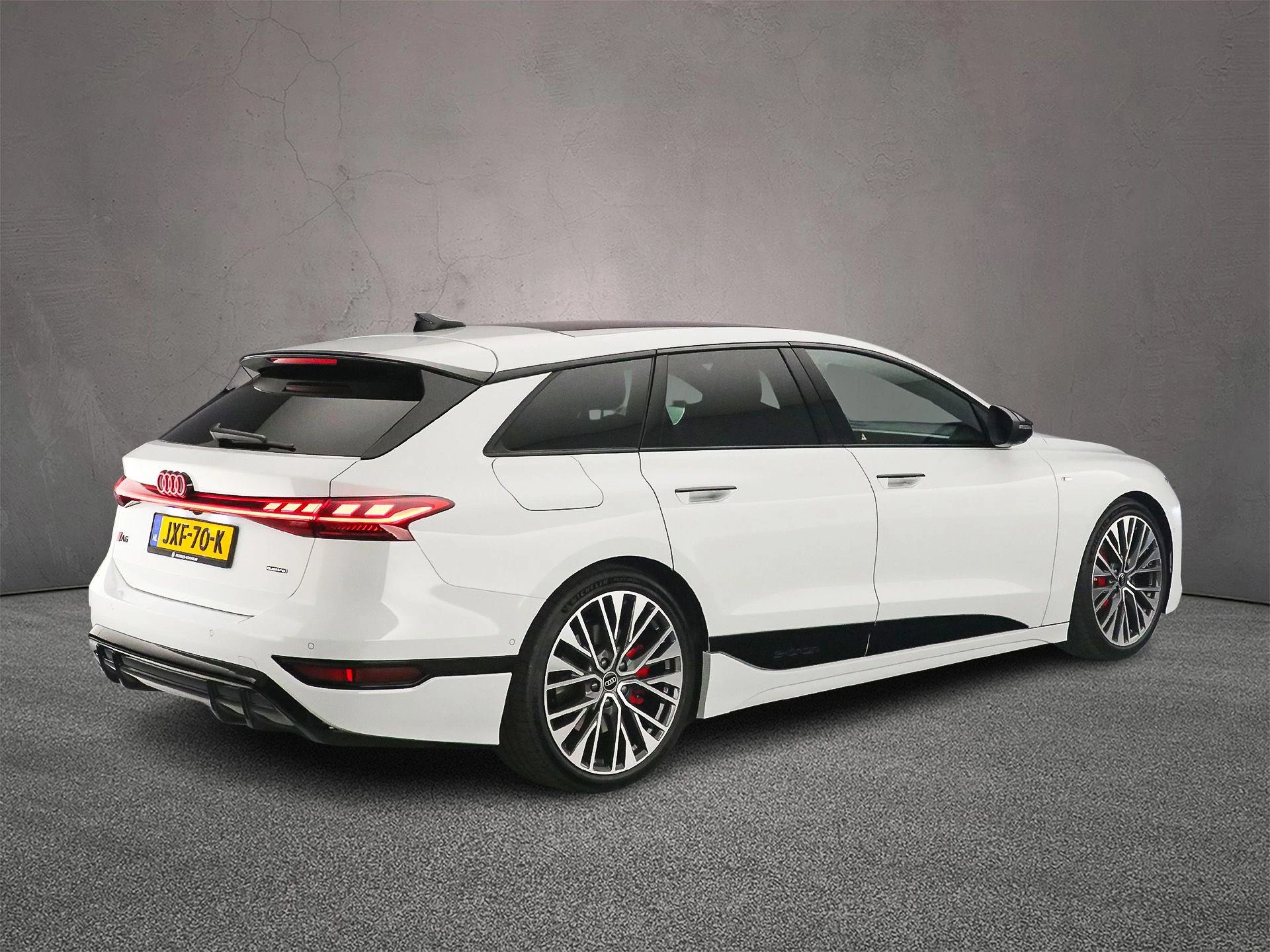 Hoofdafbeelding Audi A6 Avant e-tron