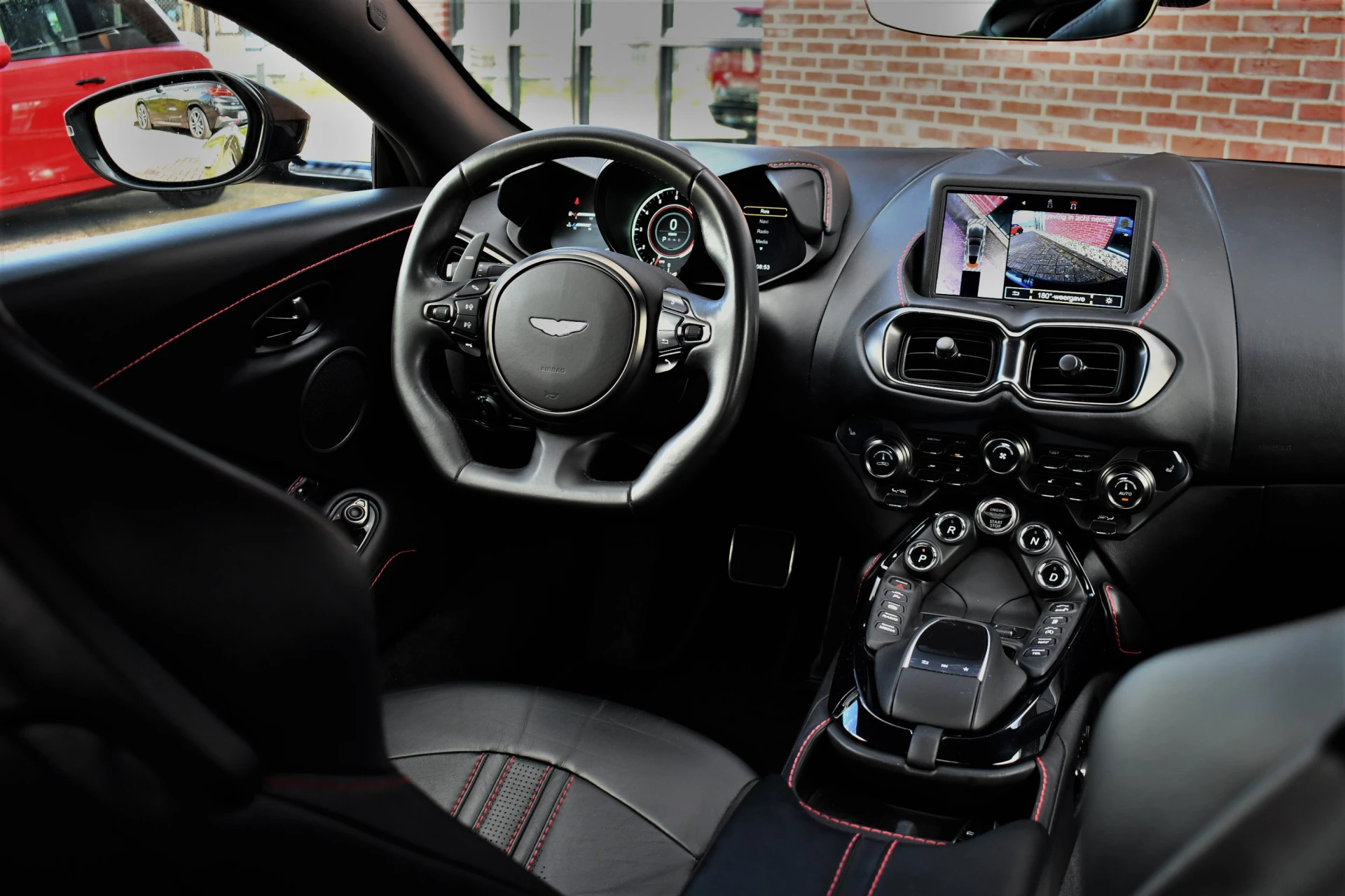Hoofdafbeelding Aston Martin V8 Vantage