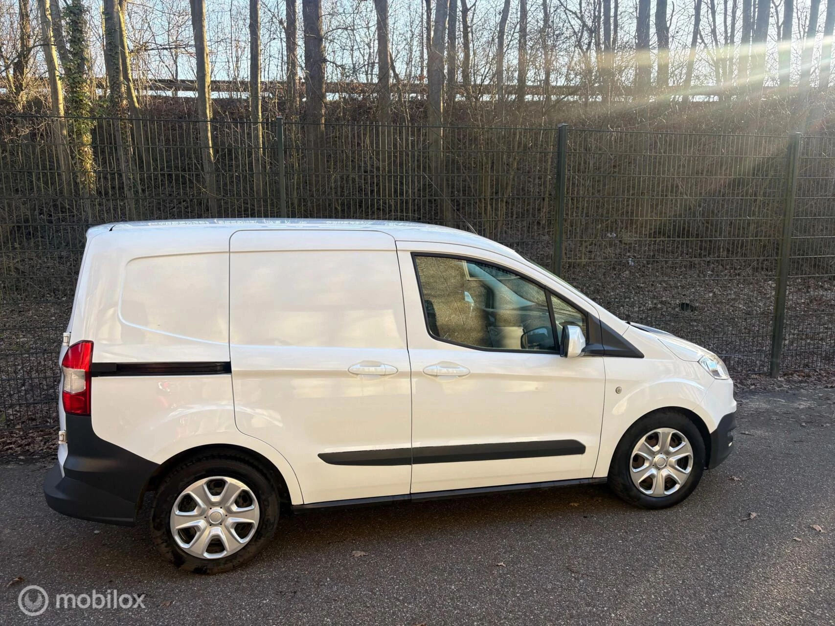 Hoofdafbeelding Ford Transit Courier