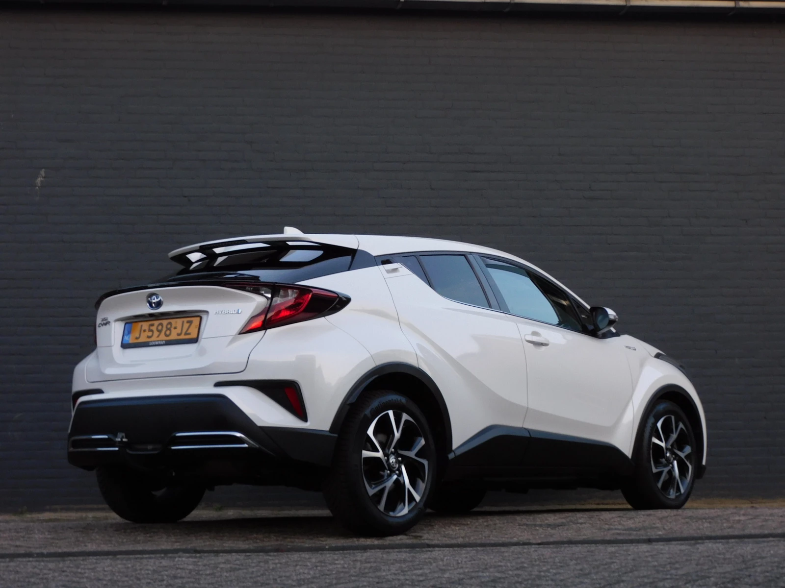Hoofdafbeelding Toyota C-HR