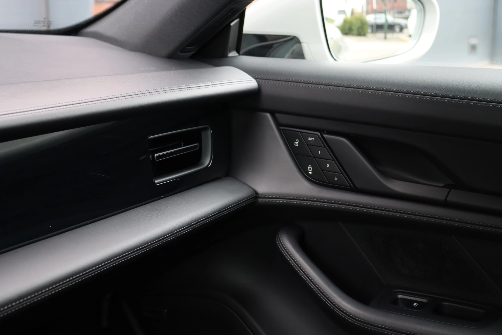 Hoofdafbeelding Porsche Taycan