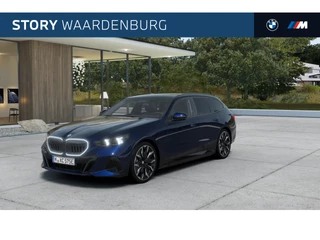 BMW 5 Serie Touring 530e M Sport Automaat / Panoramadak / Trekhaak / Stoelventilatie / Bowers & Wilkins / M Sportonderstel / Stuurverwarming / Adaptieve LED / Parking Assistant Plus