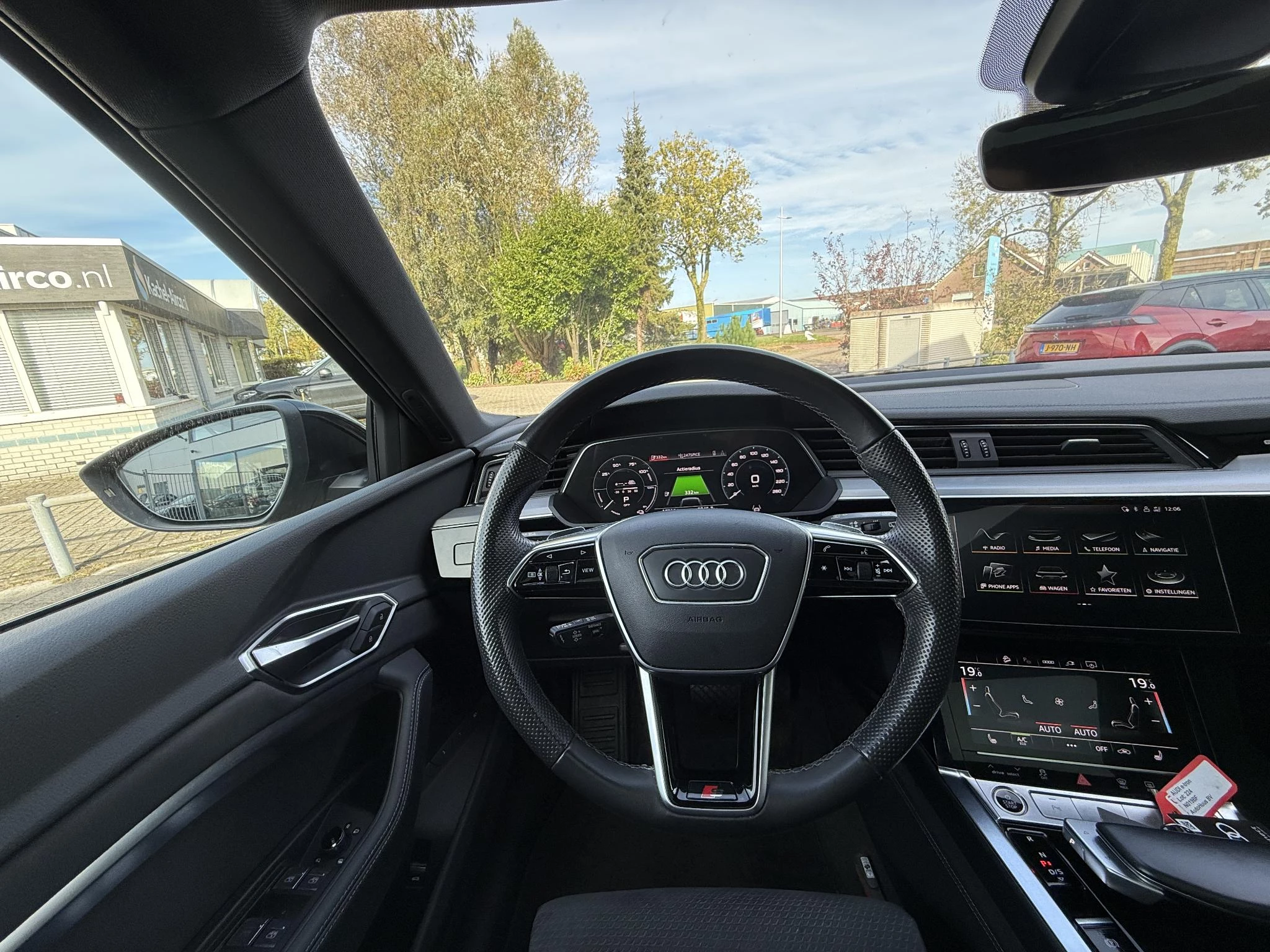 Hoofdafbeelding Audi e-tron