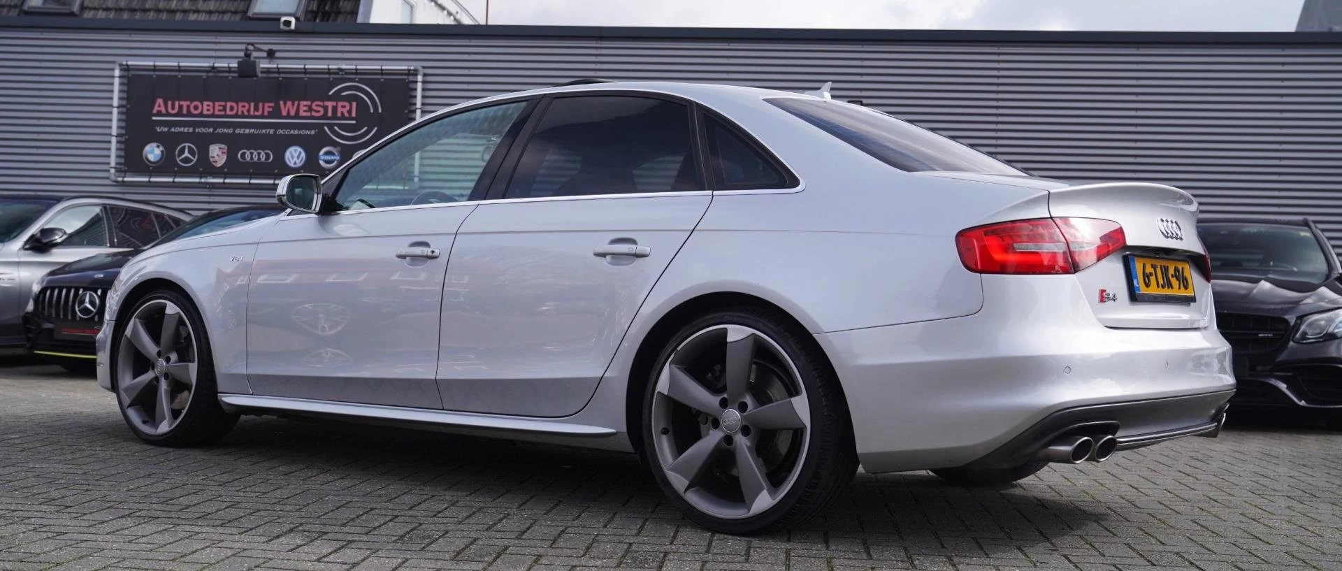 Hoofdafbeelding Audi S4