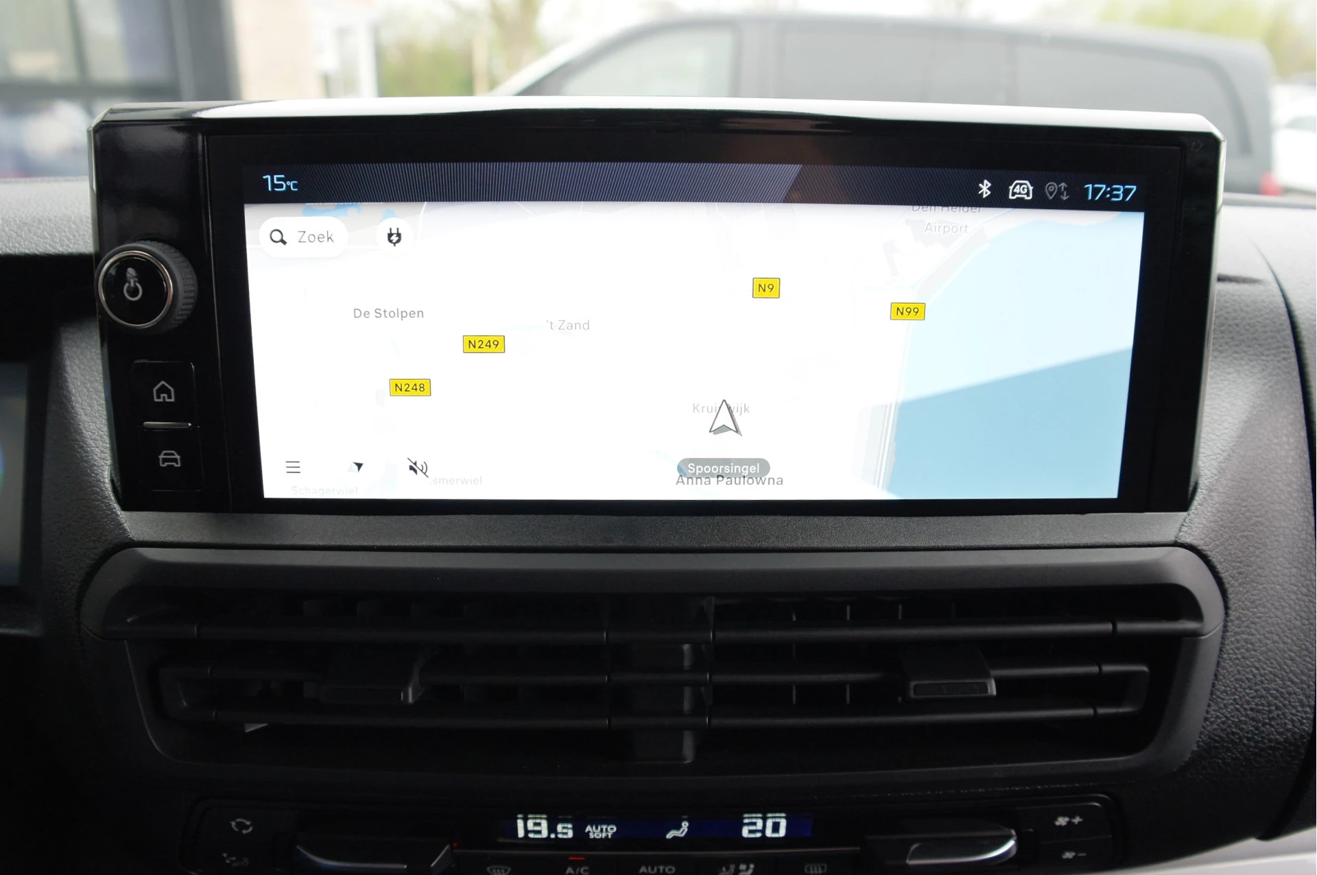 Hoofdafbeelding Peugeot e-Expert