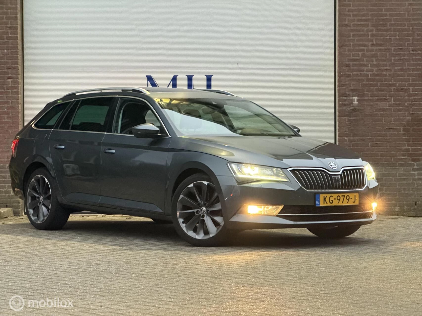Hoofdafbeelding Škoda Superb