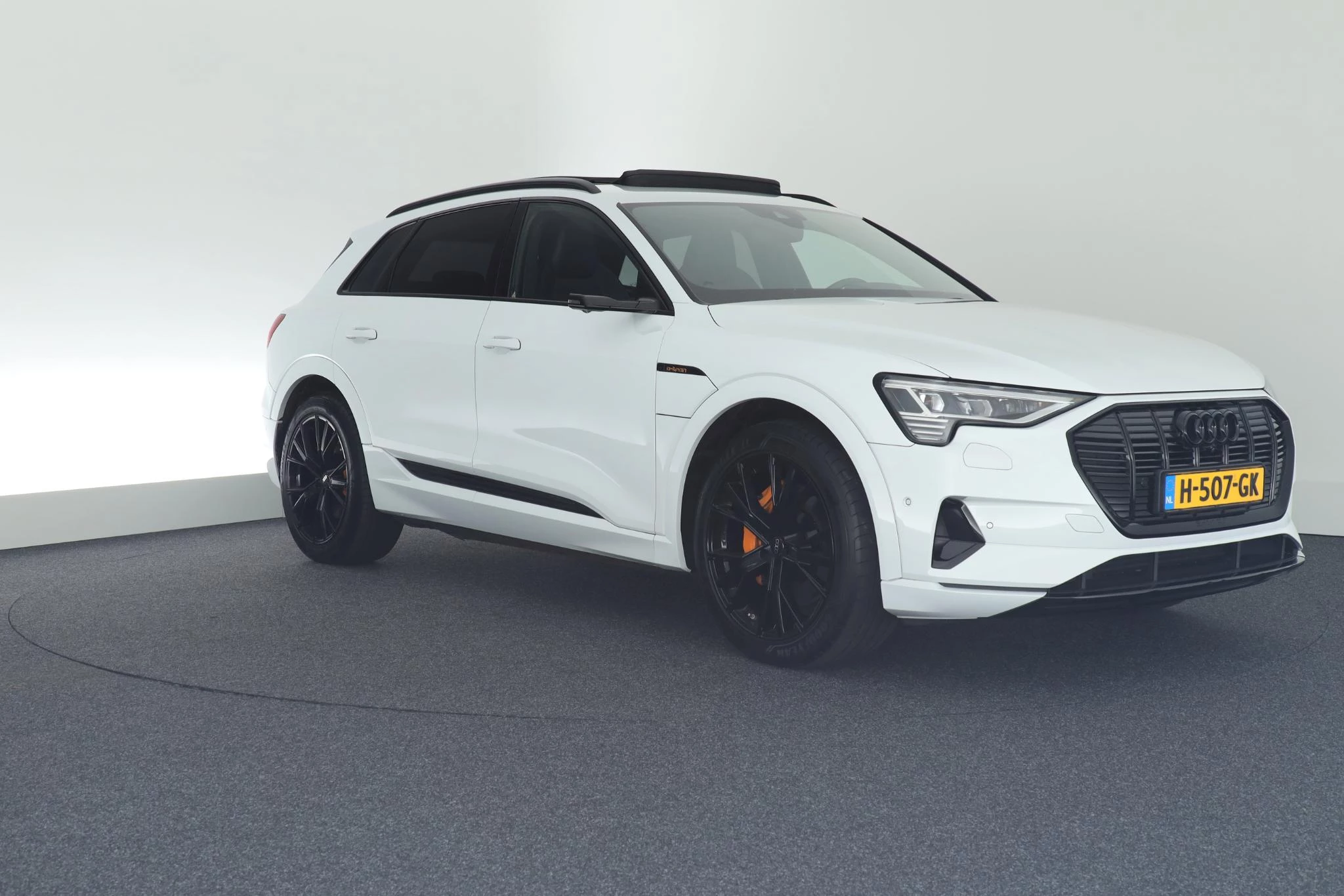 Hoofdafbeelding Audi e-tron