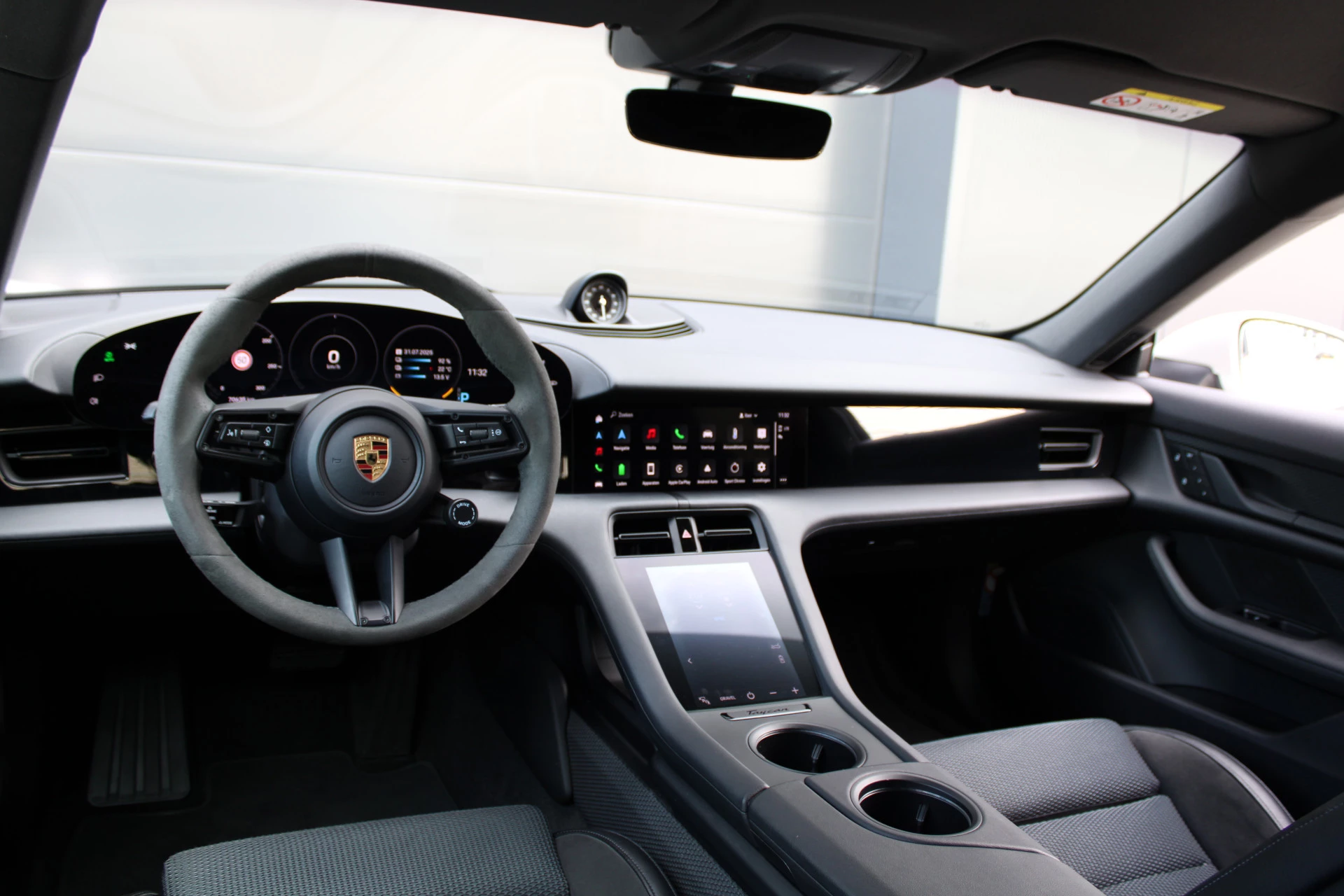 Hoofdafbeelding Porsche Taycan