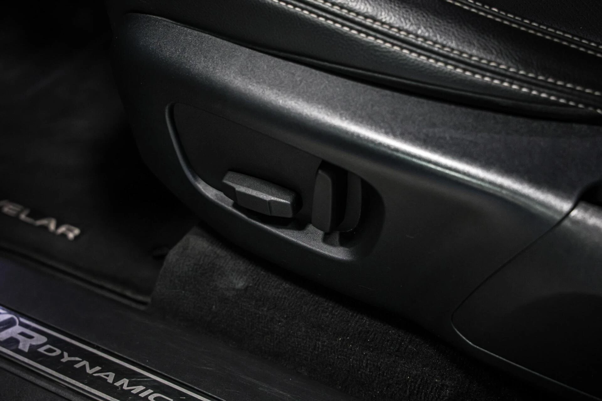 Hoofdafbeelding Land Rover Range Rover Velar