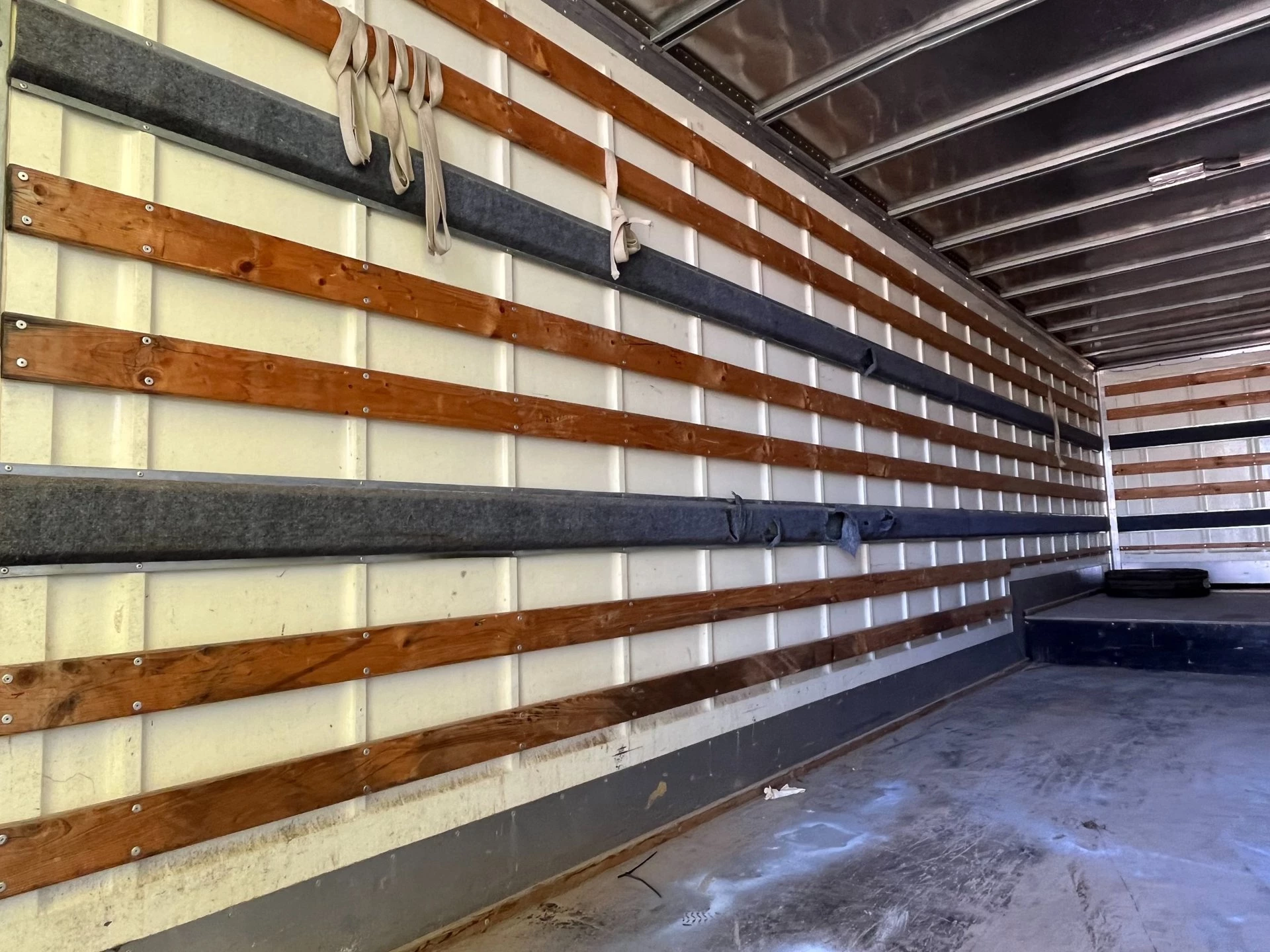 Hoofdafbeelding Ancy factory | BE Oplegger |  Semi dieplader gesloten