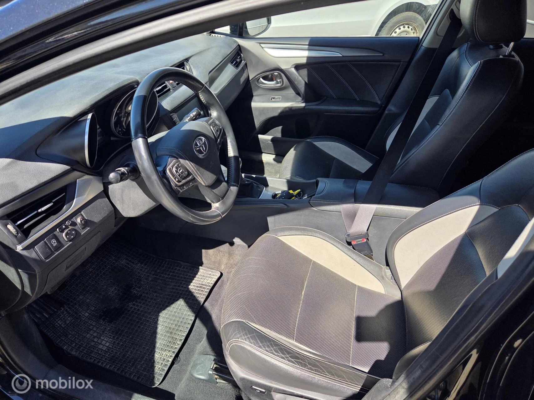 Hoofdafbeelding Toyota Avensis