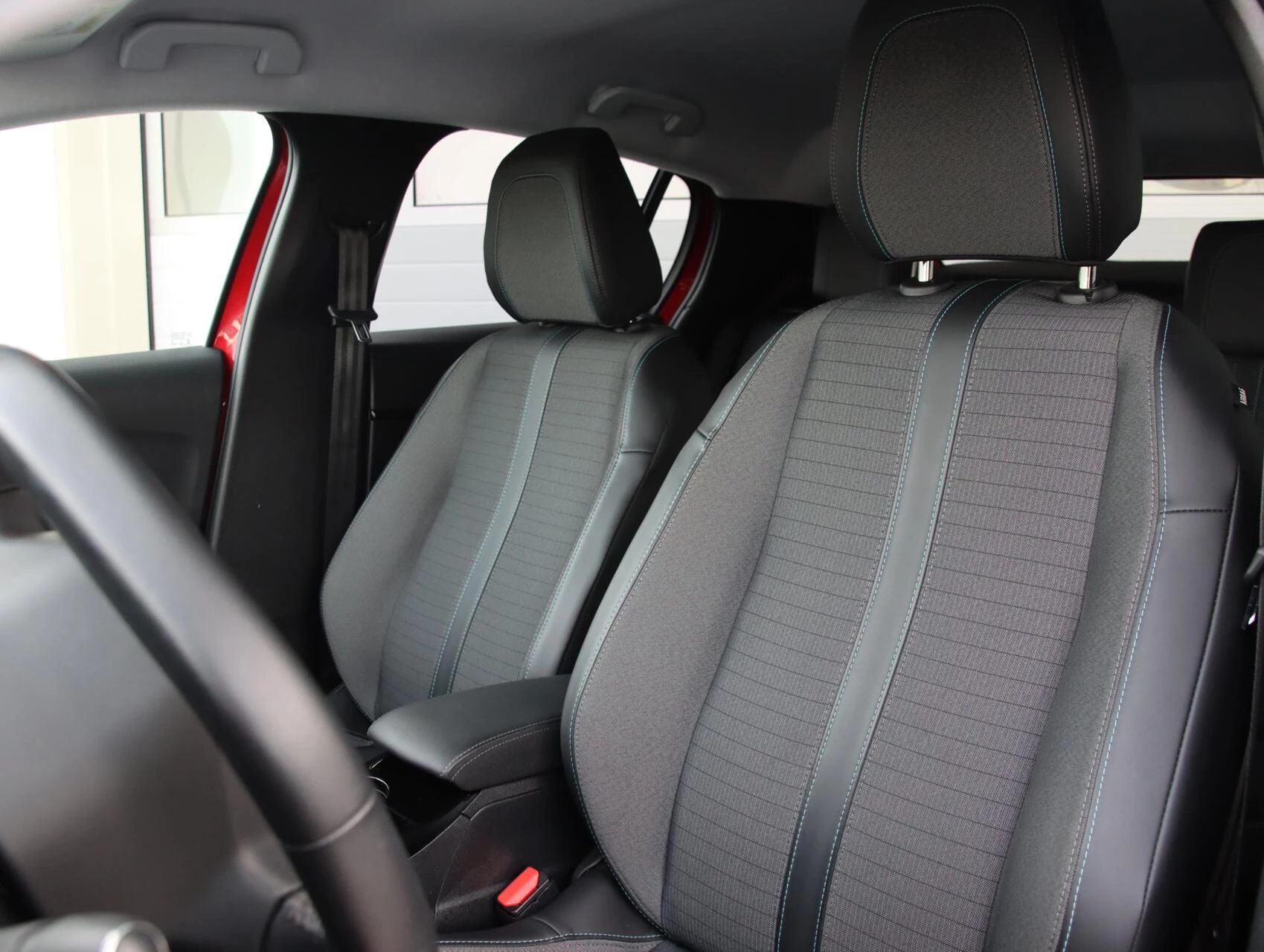 Hoofdafbeelding Peugeot e-208