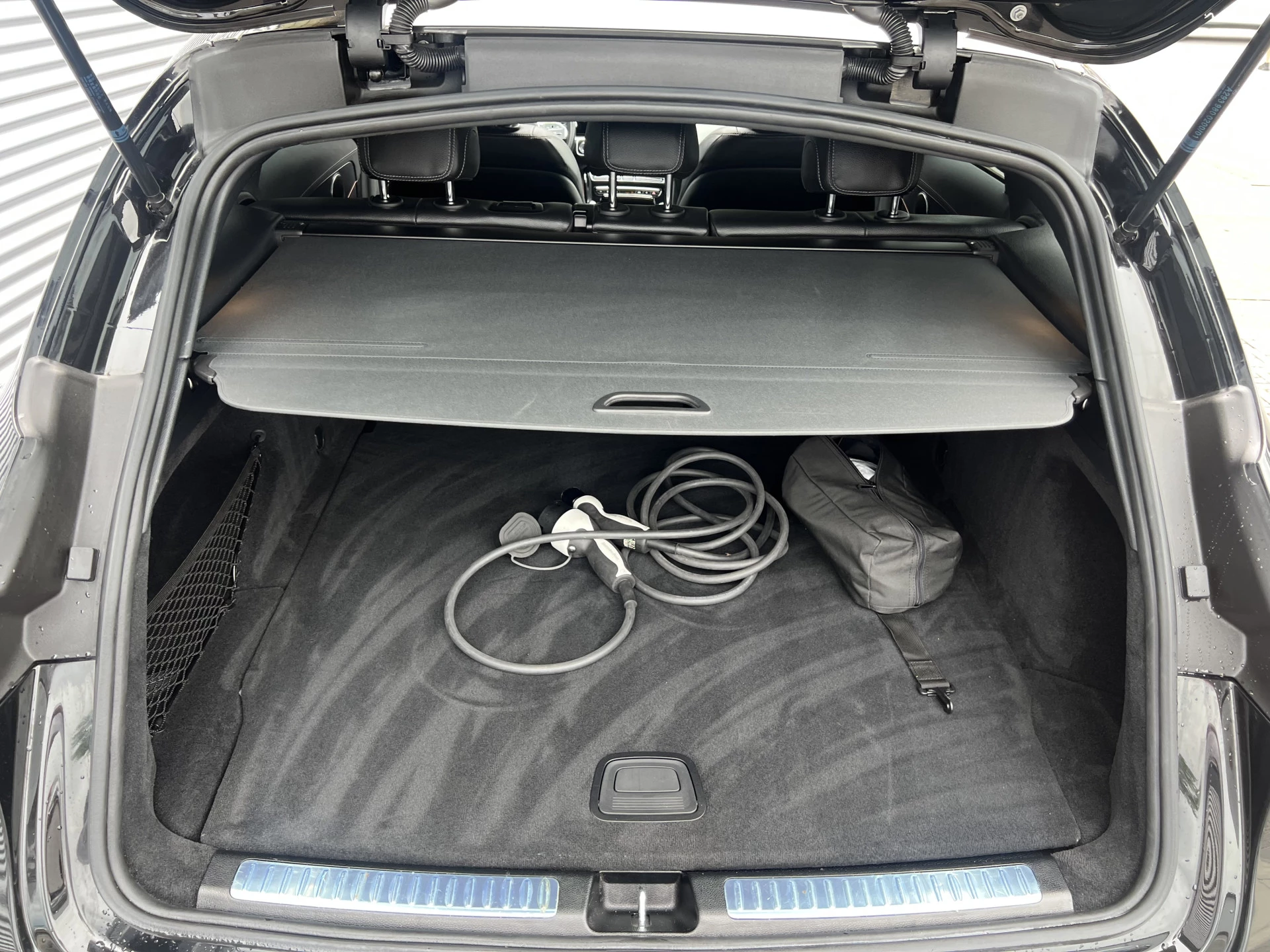 Hoofdafbeelding Mercedes-Benz EQC