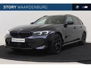 BMW 3 Serie Touring 330e xDrive High Executive M Sport Automaat / Panoramadak / Trekhaak / Sportstoelen / Stoelverwarming / M Adaptief onderstel / Comfort Access / Parking Assistant Plus / Driving Assistant Professional