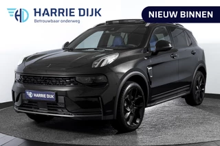 Lynk & Co 01 1.5 PHEV 261PK MY24 | Blackpakket | Donkere hemel | 7.4 kWh Boordlader | Stoel-+Stuurverw. | 360 Camera | S/K-panodak | Adapt. Cruise | Memory | Elek. klep | LM 20" | 1230
