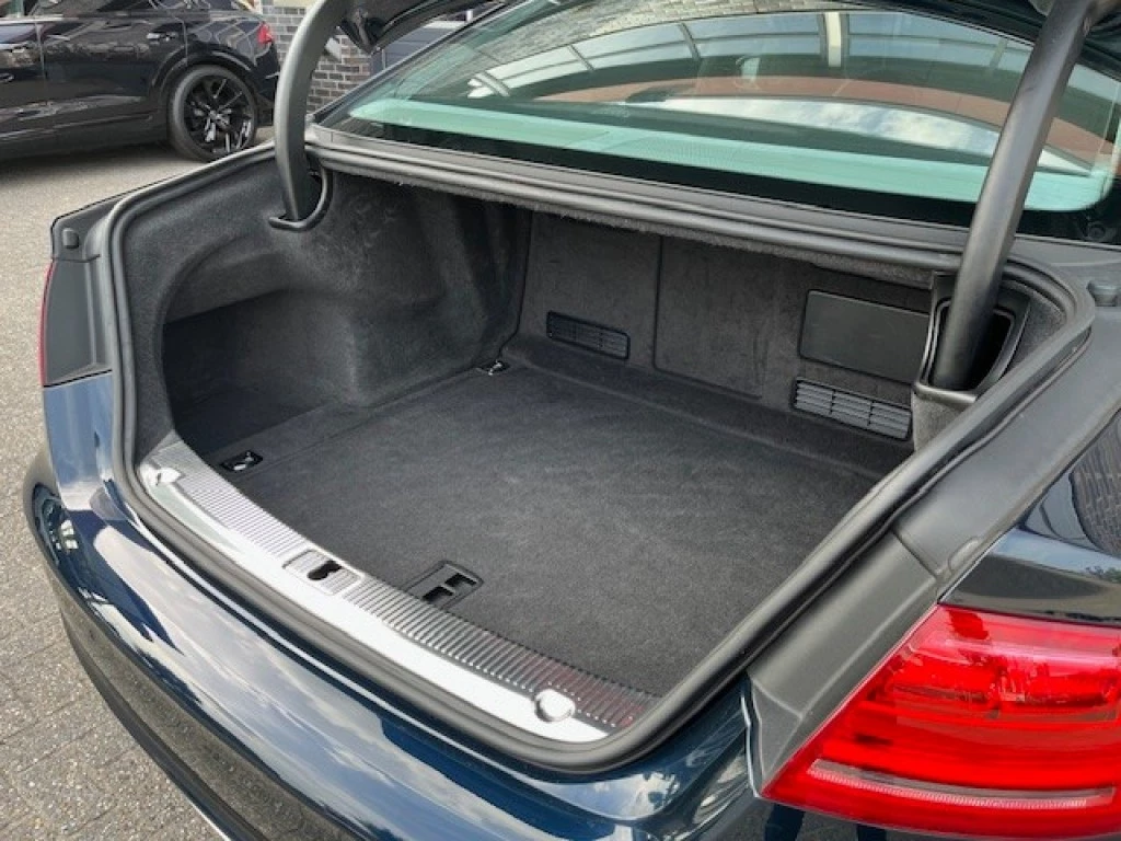 Hoofdafbeelding Audi S8