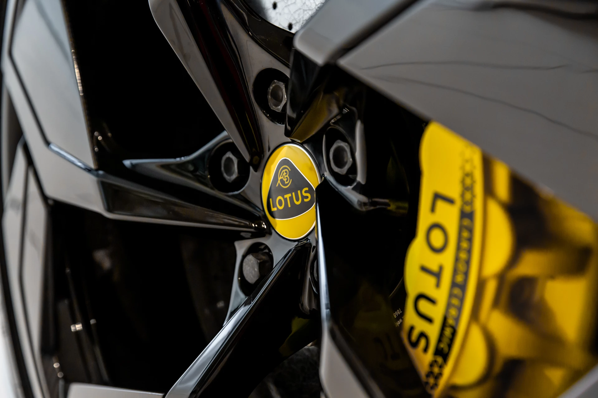 Hoofdafbeelding Lotus Eletre