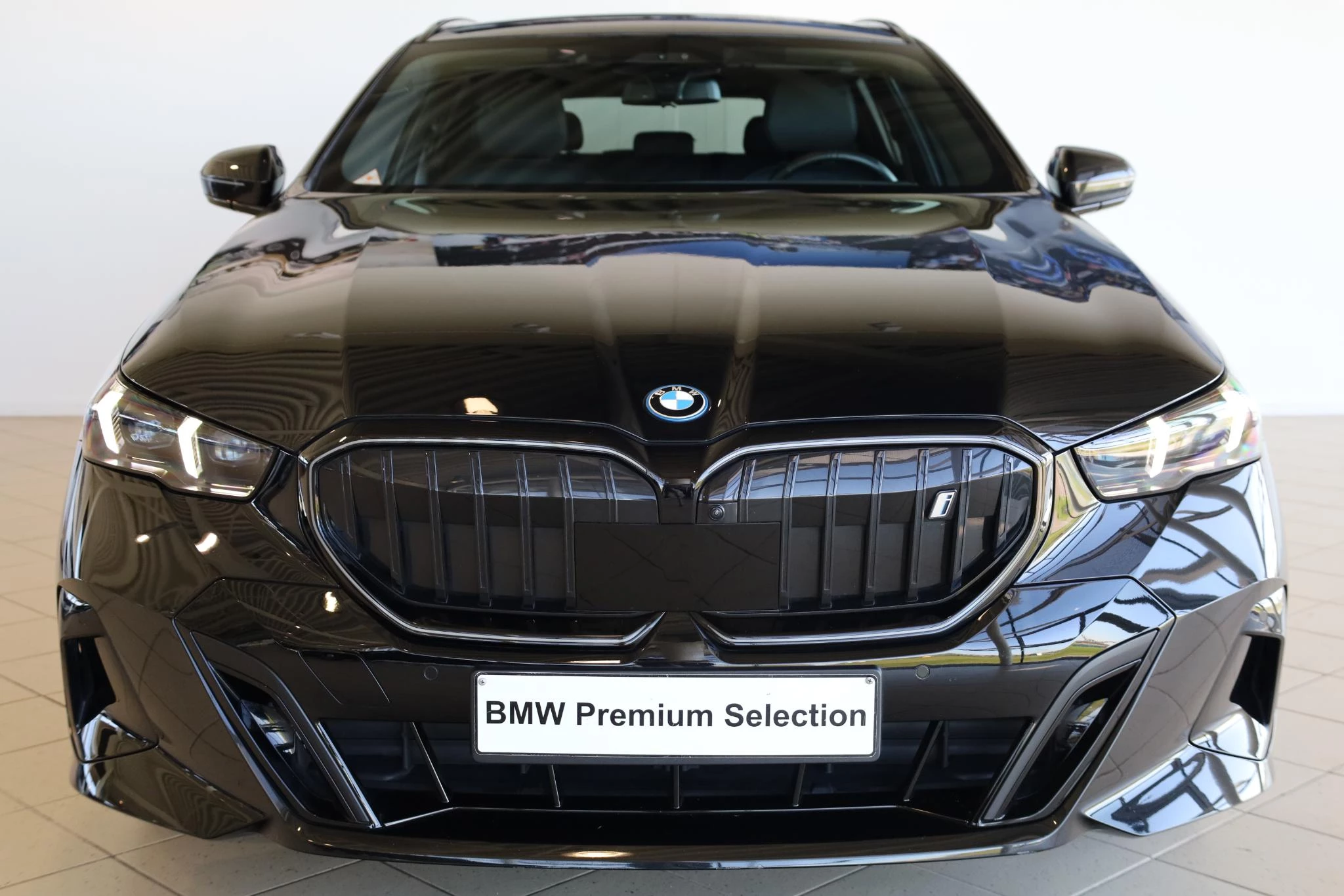 Hoofdafbeelding BMW i5