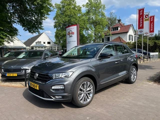 Volkswagen T-Roc 1.0 TSI STYLE / NAVI / CARPLAY / ADAP. CRUISE / 18'' LMV / DAB / PDC