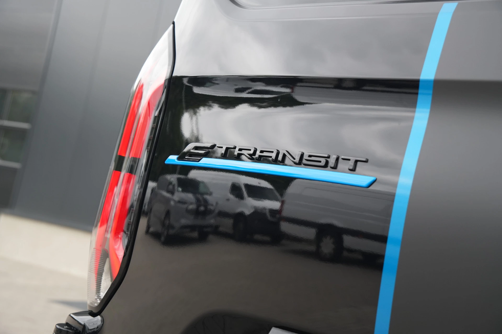 Hoofdafbeelding Ford E-Transit Custom
