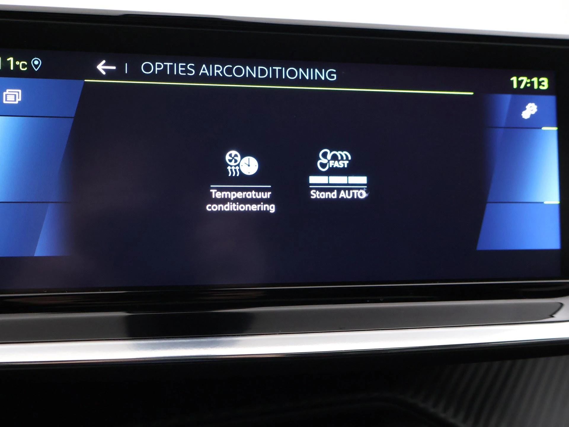 Hoofdafbeelding Peugeot e-2008