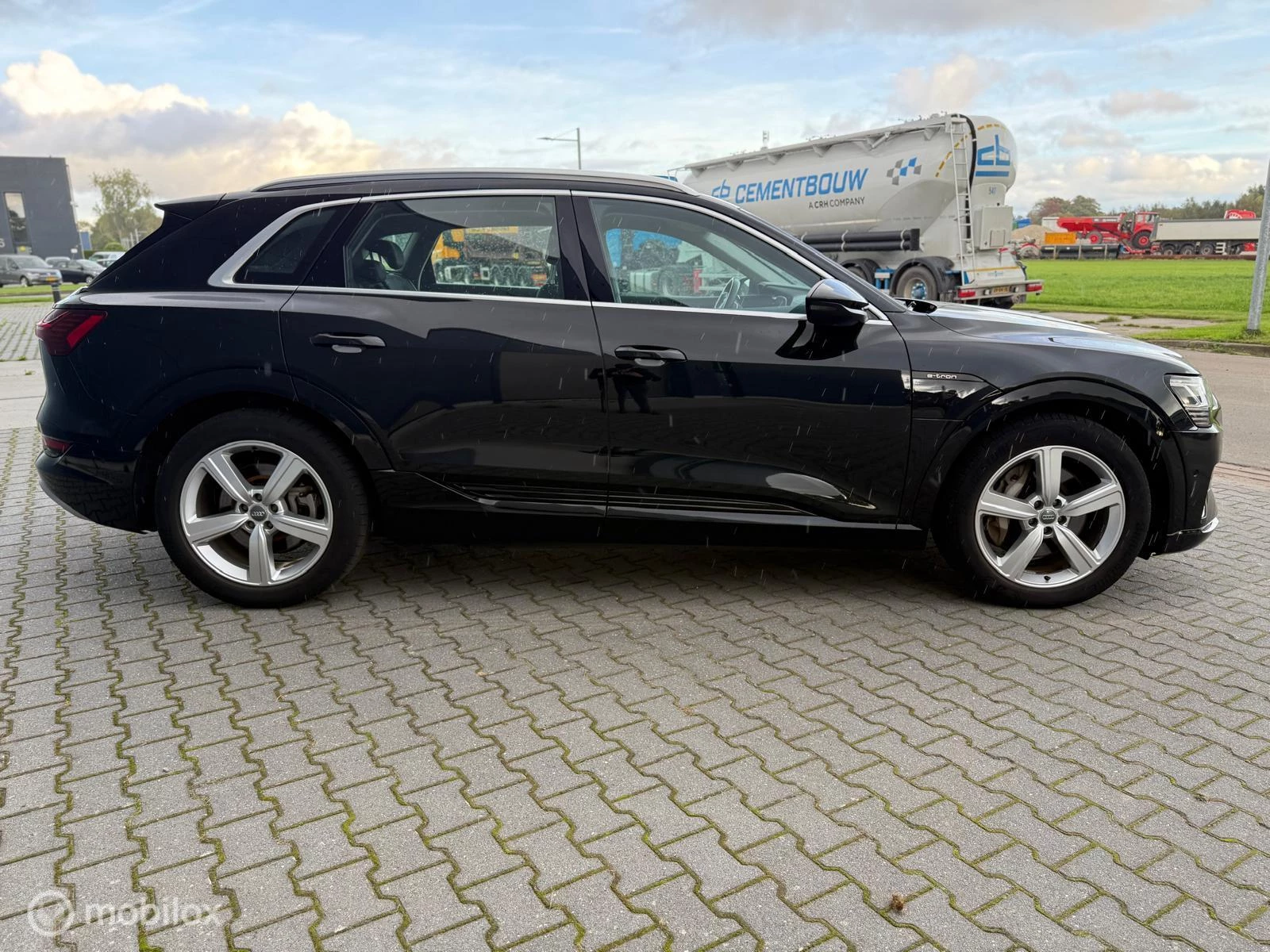Hoofdafbeelding Audi e-tron