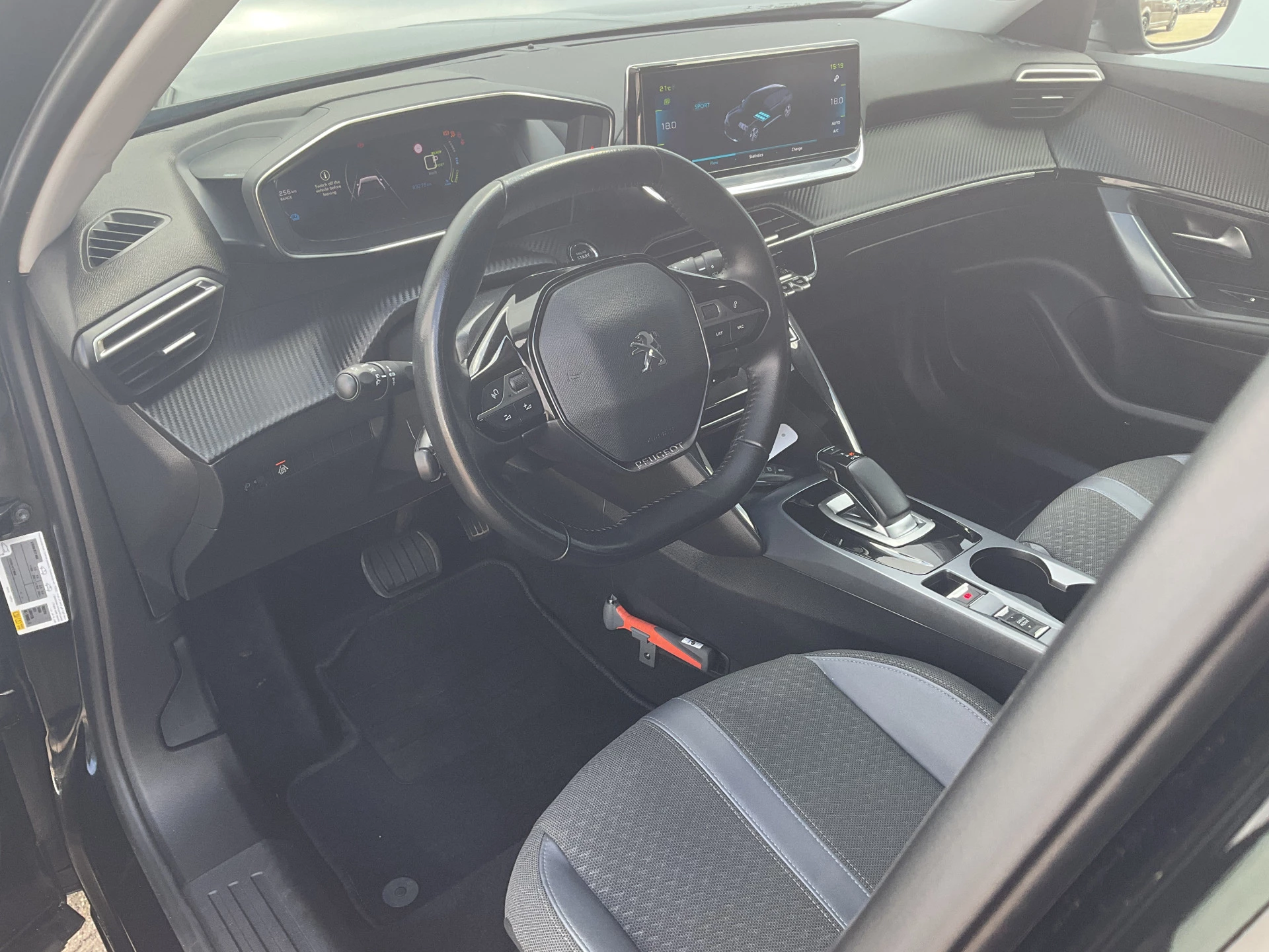 Hoofdafbeelding Peugeot e-2008