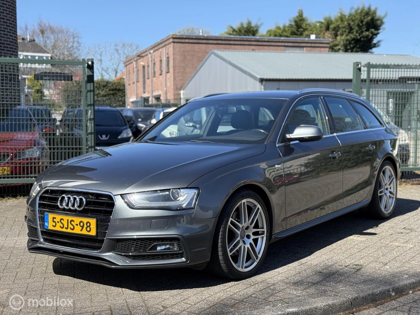 Hoofdafbeelding Audi A4