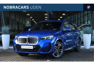 BMW iX1 eDrive20 High Executive M Sport Automaat / Trekhaak / Sportstoelen / M Adaptief onderstel / Comfort Access / Adaptieve LED / Parking Assistant Plus / Head-Up / Stoelverwarming